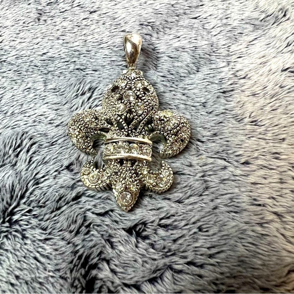 Vintage Silver Colored Fleur-de-Lis Rhinestone Necklace Pendant